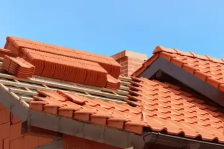 Pose et rénovation de toiture en tuiles à Sainte-Terre